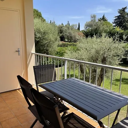 Quiet Studio With Balcony Near The Sea Daire Antibes